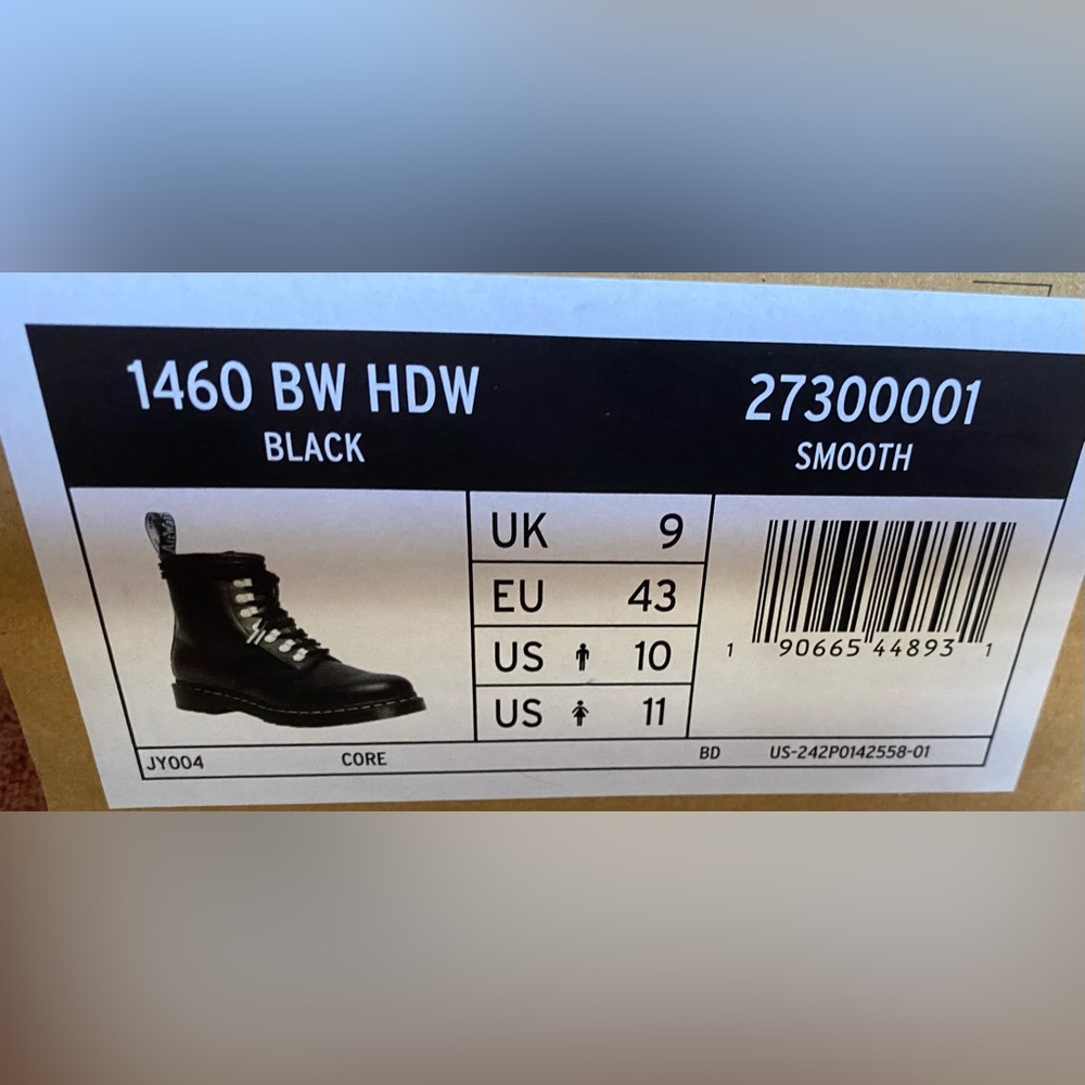 Dr martens black and white